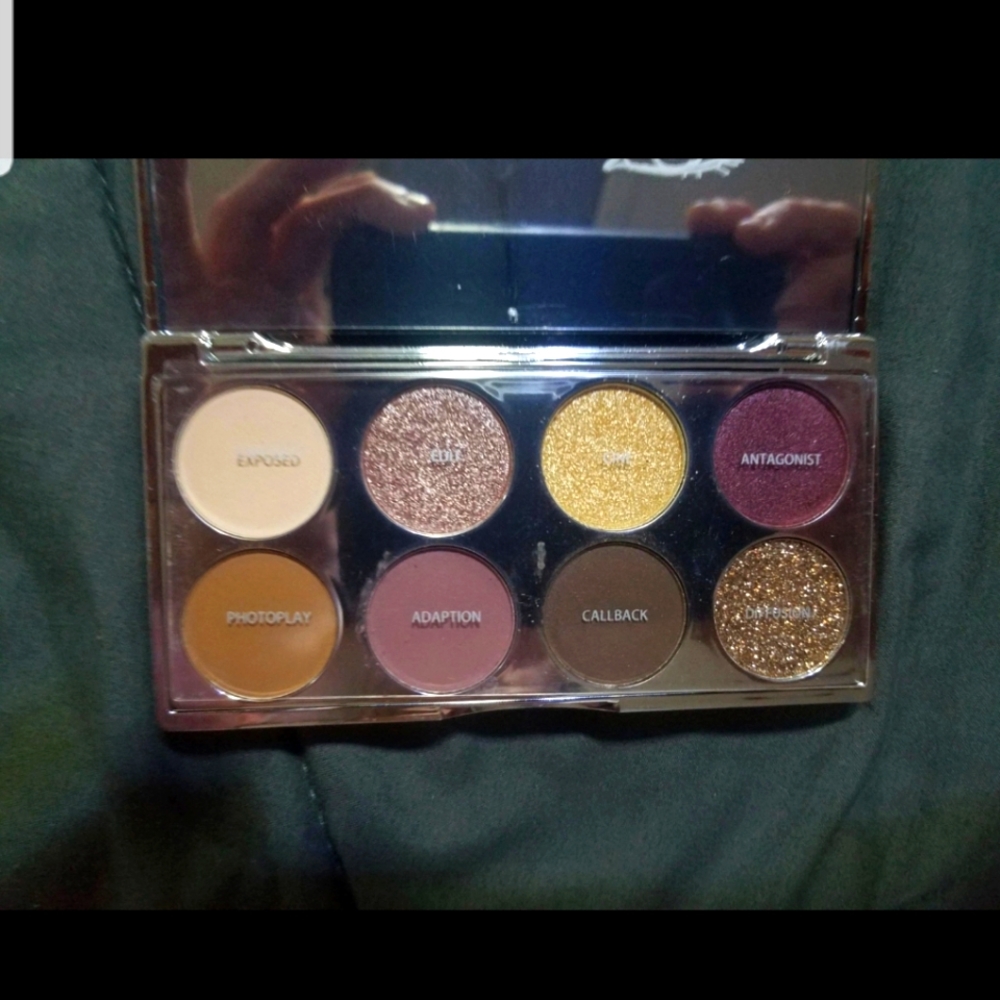 Belle En Argent eyeshadow palette